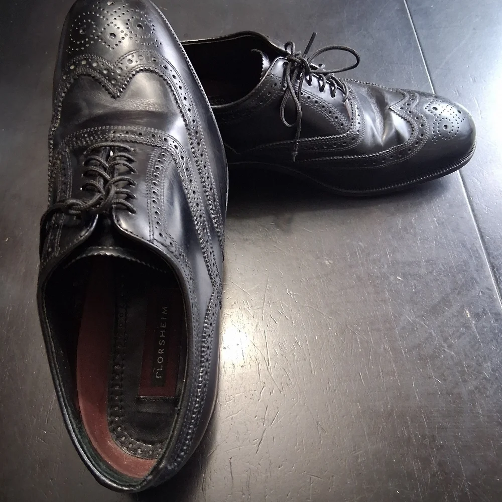 Florsheim Men's Lexington Black Oxford Wingtip Shoe  Size 10